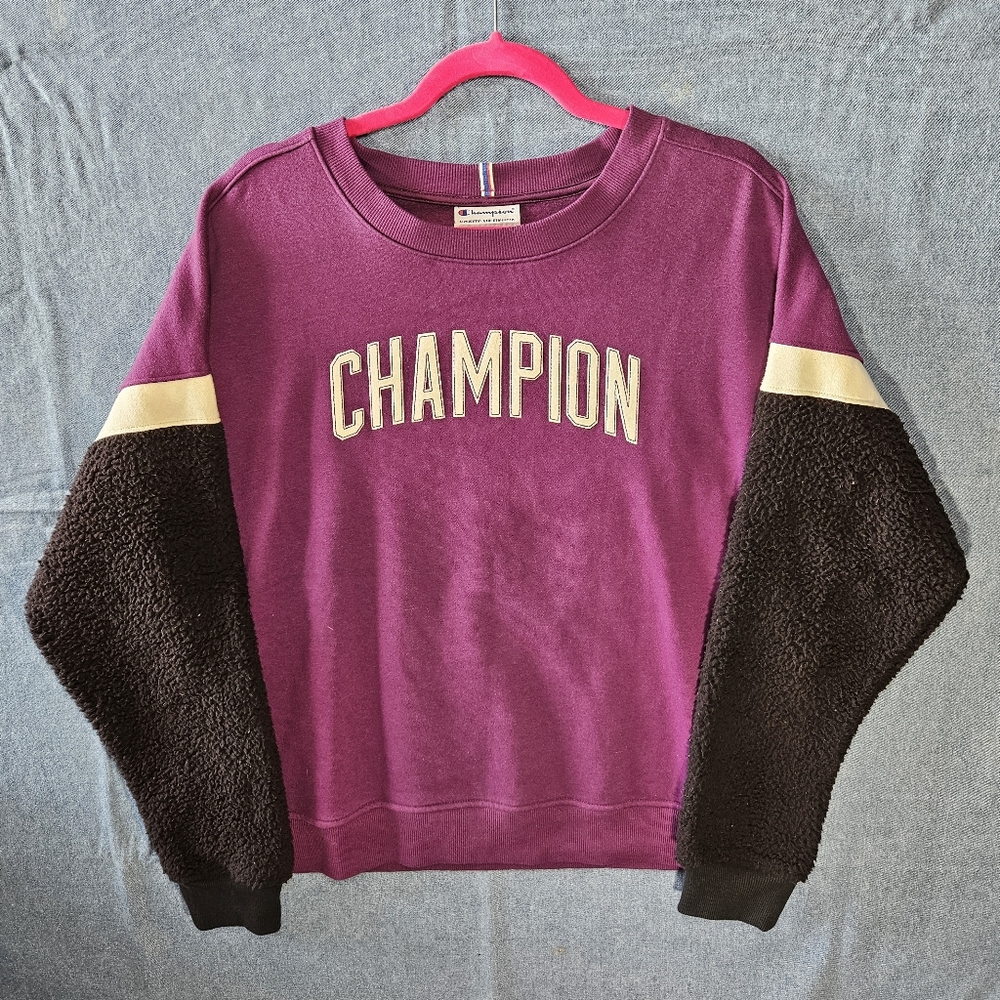 Champion Crewneck Sweatshirt – Sherpa Sleeve Detail – Purple/Black – Size Large